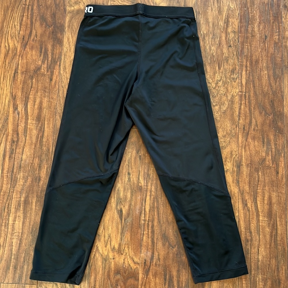 Black Nike pro crop leggings! - Picture 4 of 4